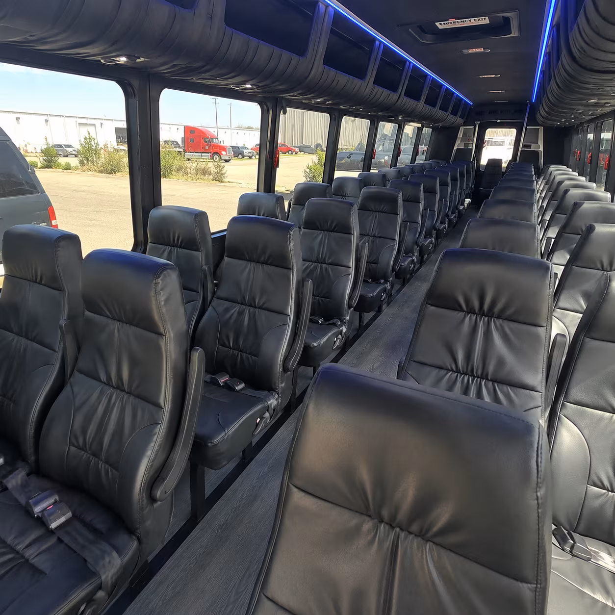 airport transfer buses for franklin wedding guests flying into bna