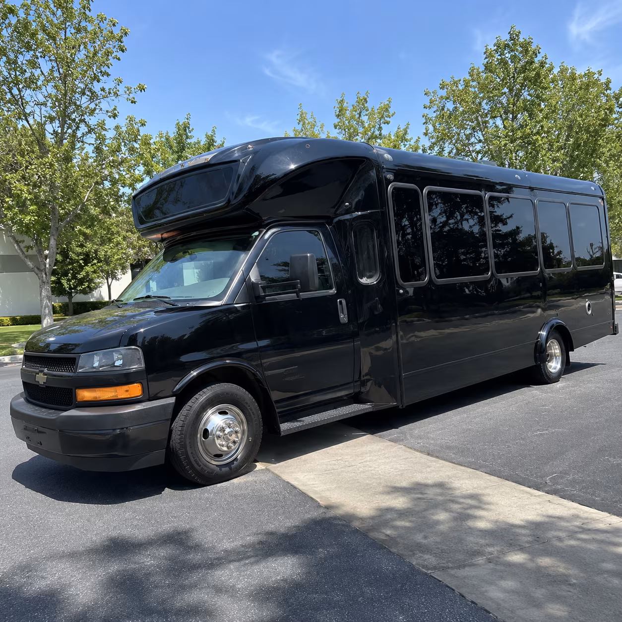 franklin 15 passenger party bus