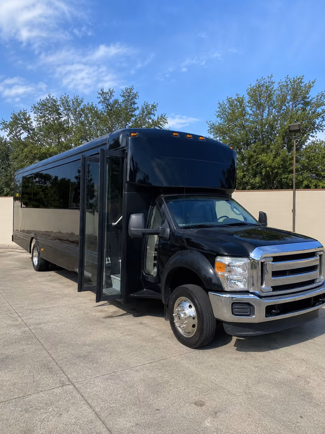franklin 20 passenger party bus