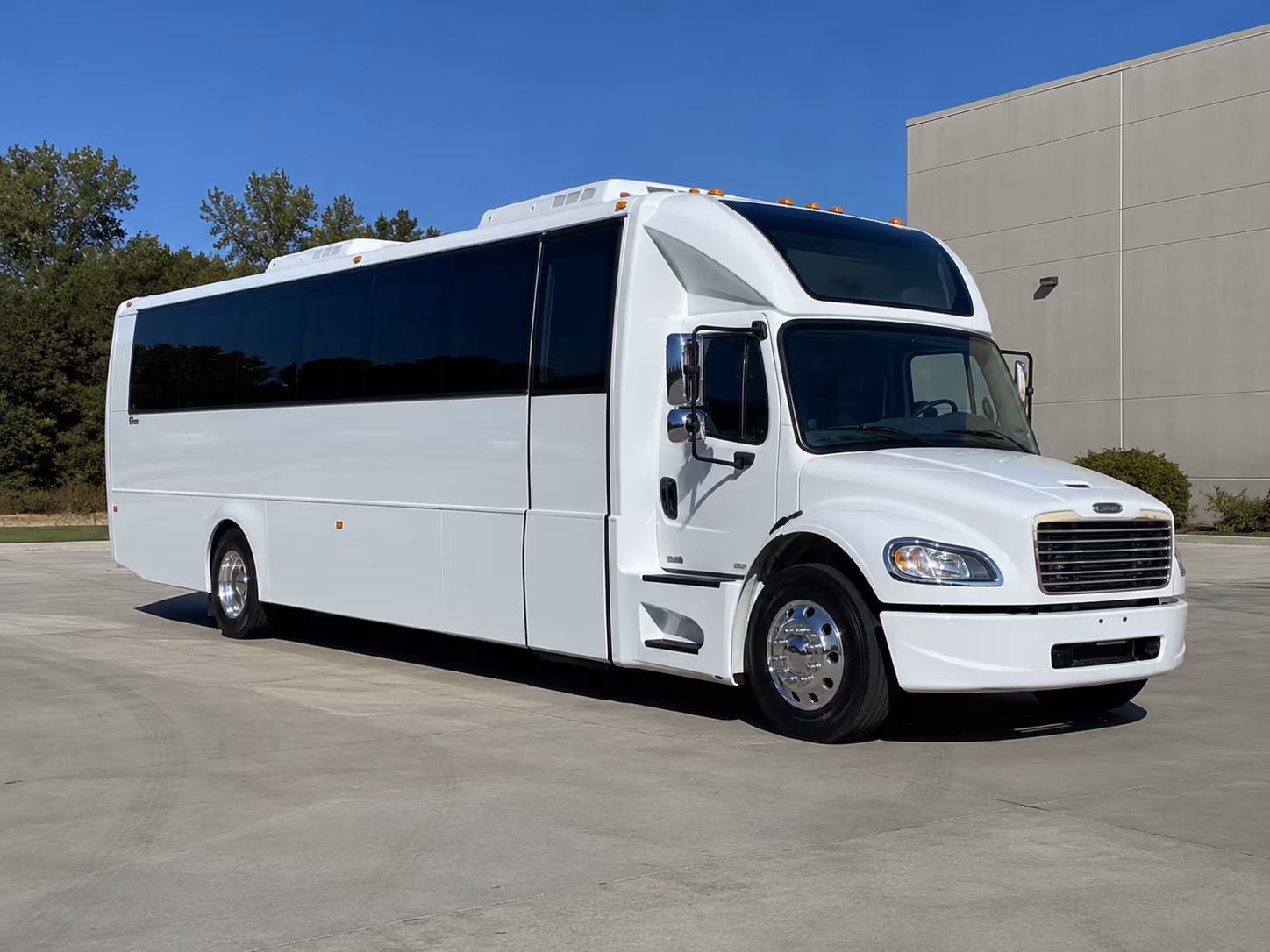 franklin 28 passenger party bus