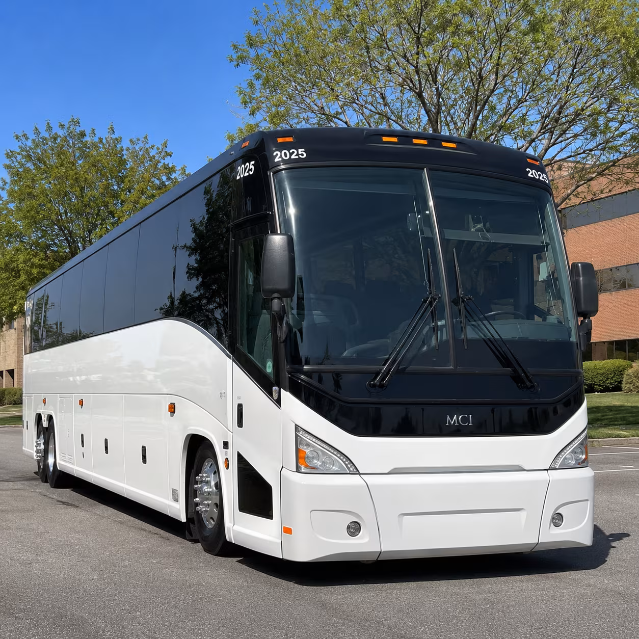 out of state charter bus rentals for franklin groups heading south or midwest