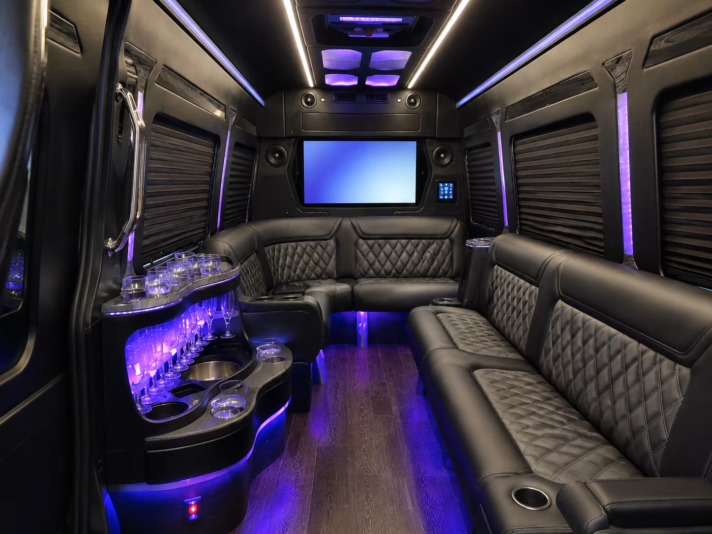 senior ministry and congregation bus rentals in franklin