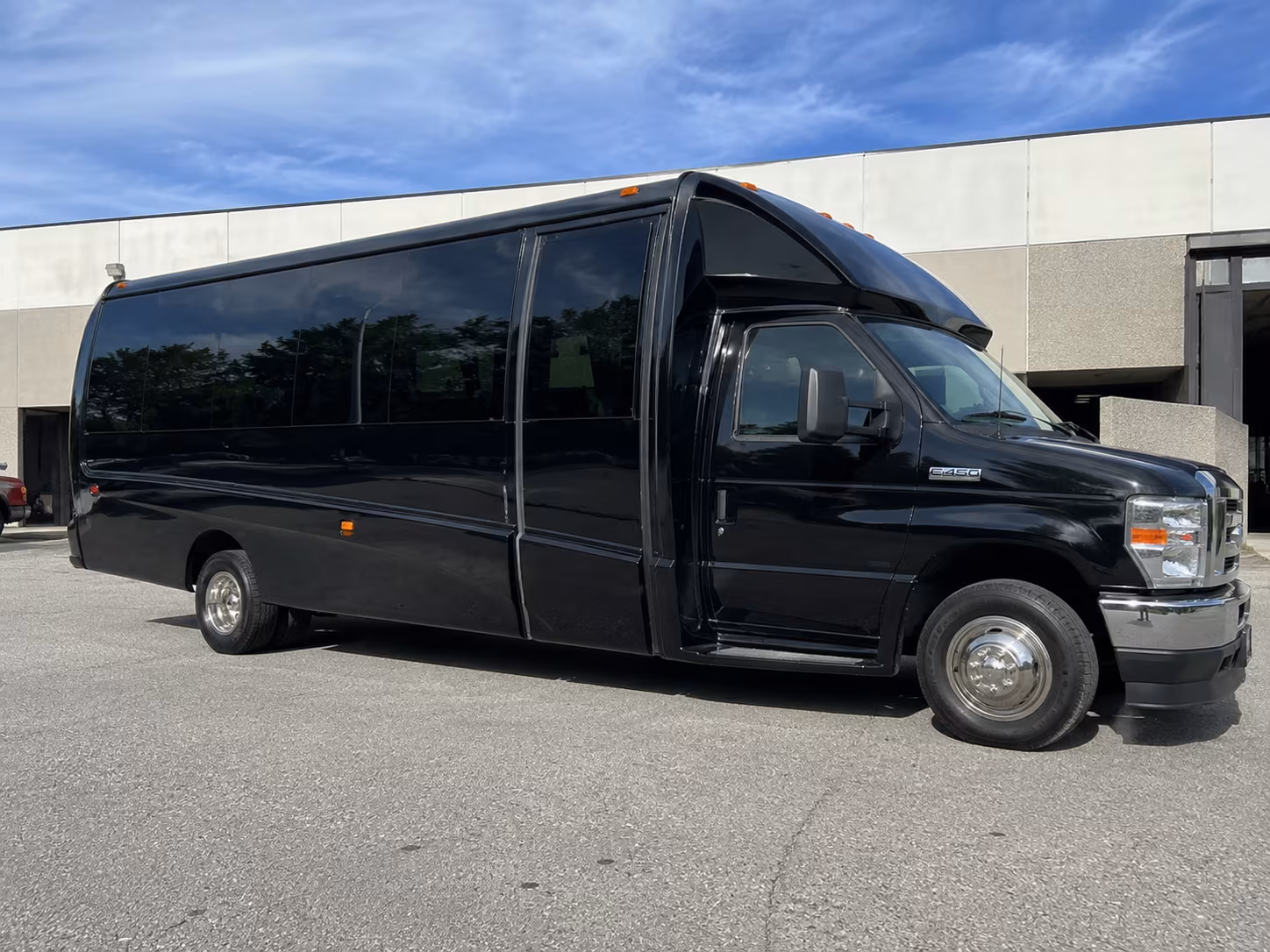shuttle buses for music festival weekends near franklin tennessee
